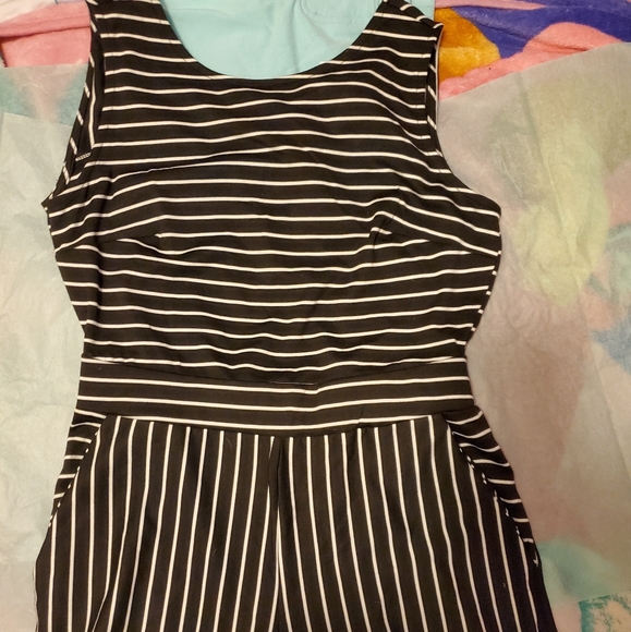 NY&Co black and white striped jumpsuit - Size Med - Picture 4 of 10